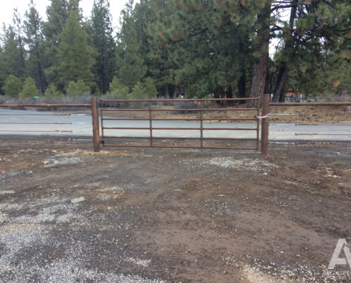 pipe fencing gate
