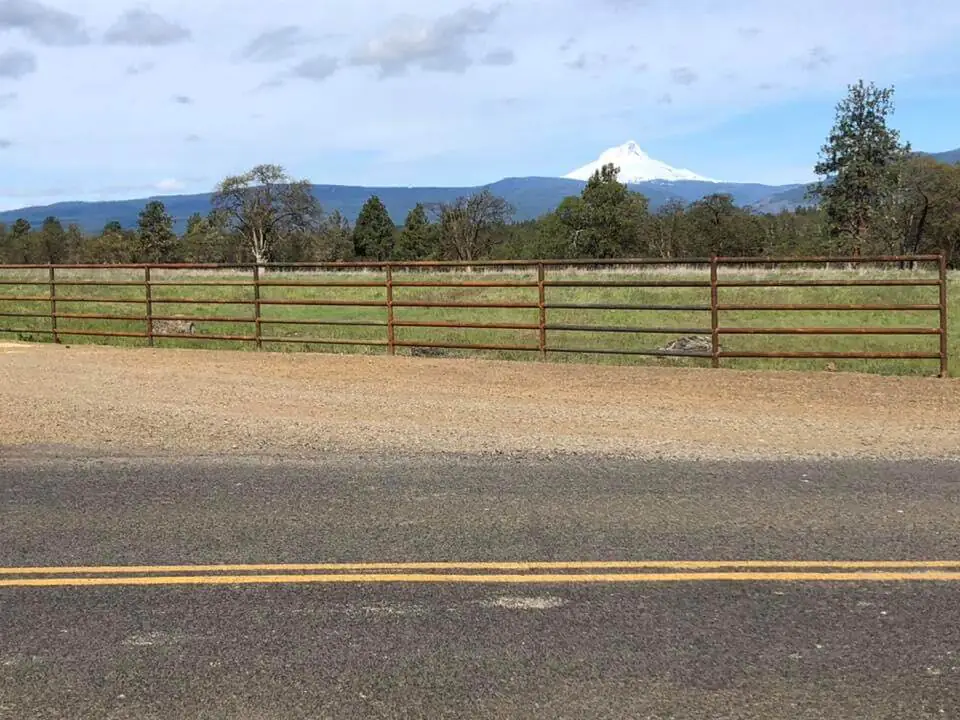 5 rail pipe fence in central oregon sisters