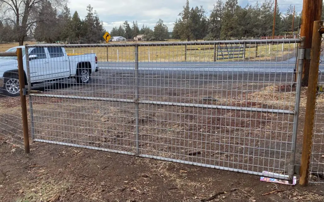 Central Oregon Ranch Gate Installation