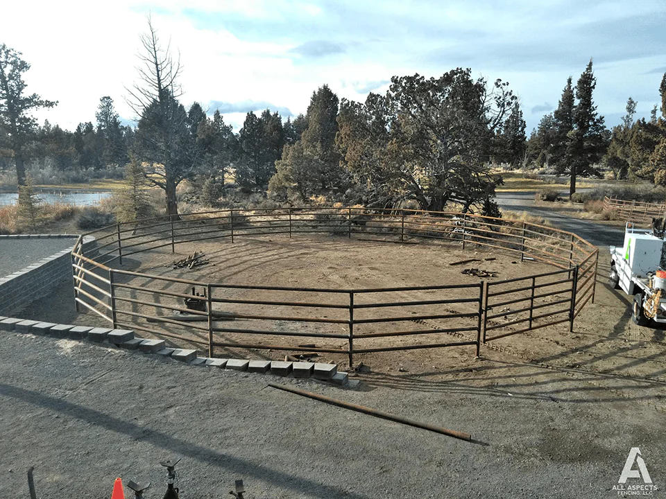 pipe round pen livestock fencing by all aspects fencing in central oregon